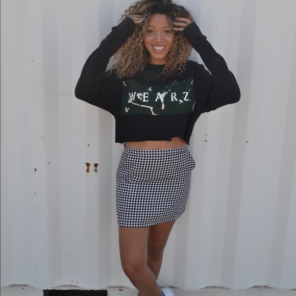 ❌SOLD IN BUNDLE❌ WEARZ ACID WASH RIPPED - Picture 2 of 5